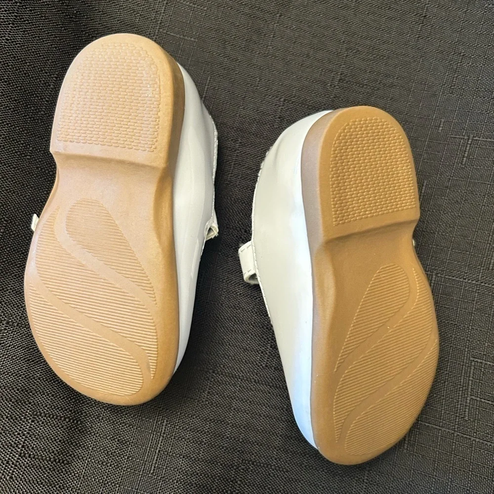 Trim foot Co. white toddler‎ shoes Sz-3 (6-9months) New with tags.  H